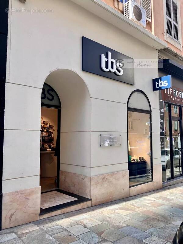 Commerce à SAN-MARTINO-DI-LOTA