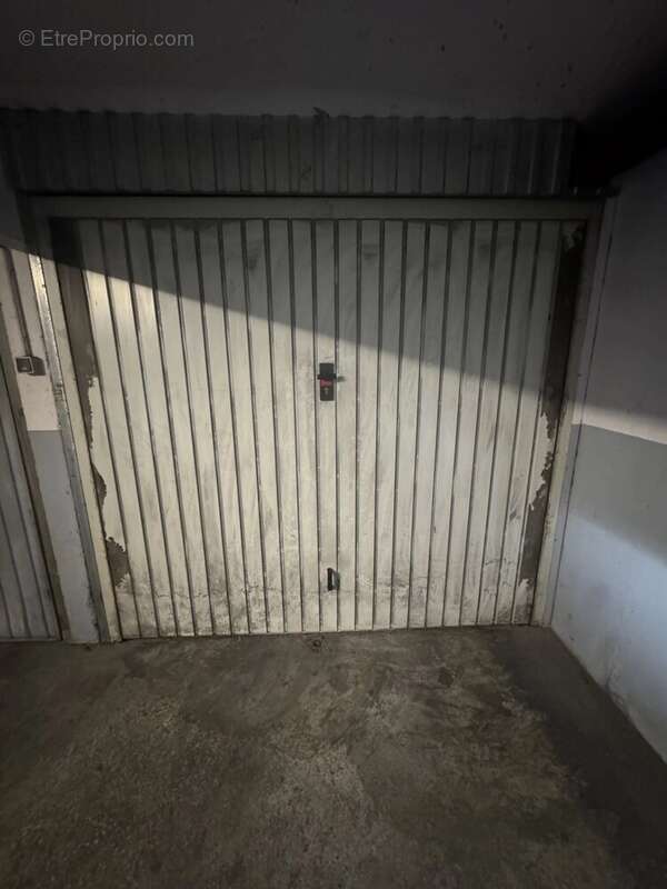 Parking à MARSEILLE-12E