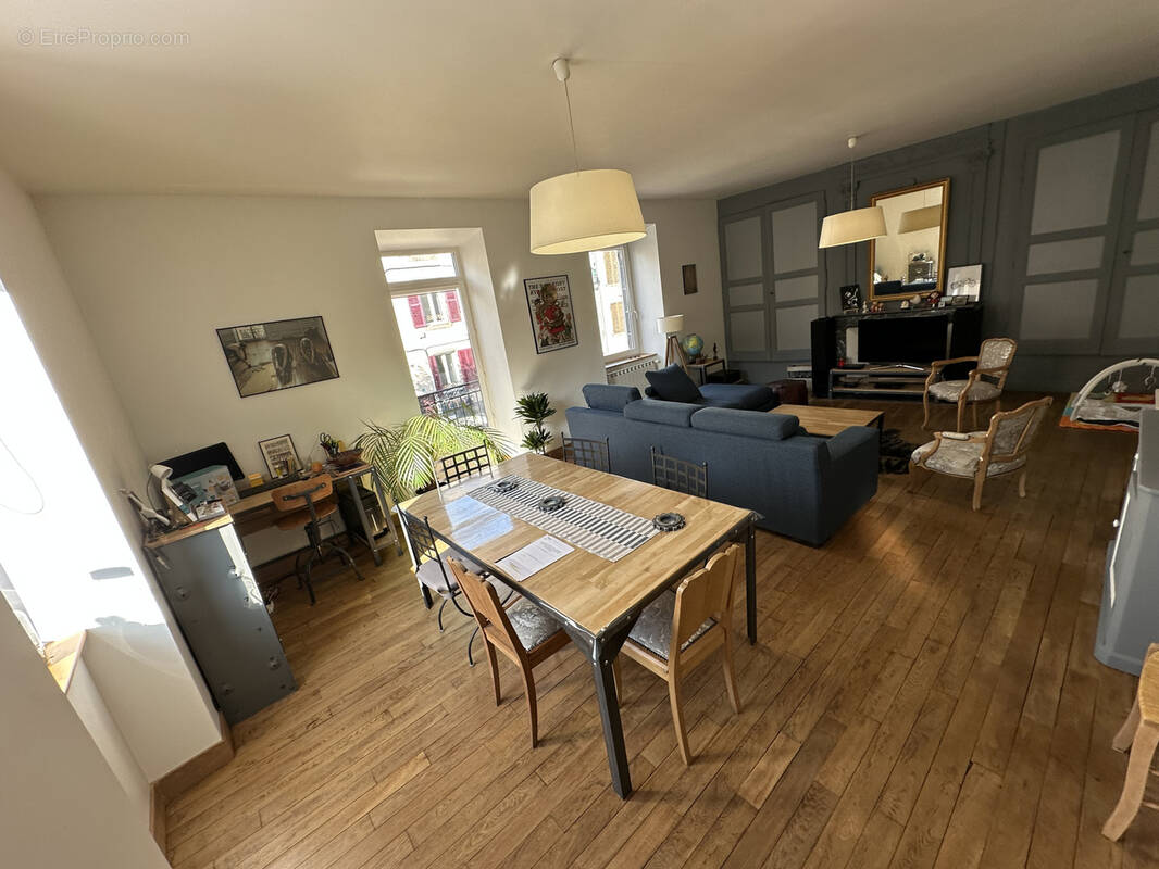 Maison à VEYRE-MONTON