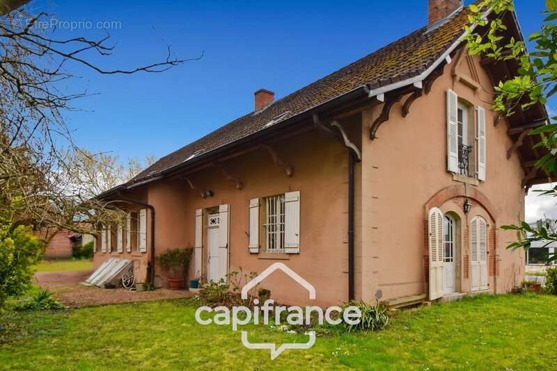 Maison à PIERRE-DE-BRESSE