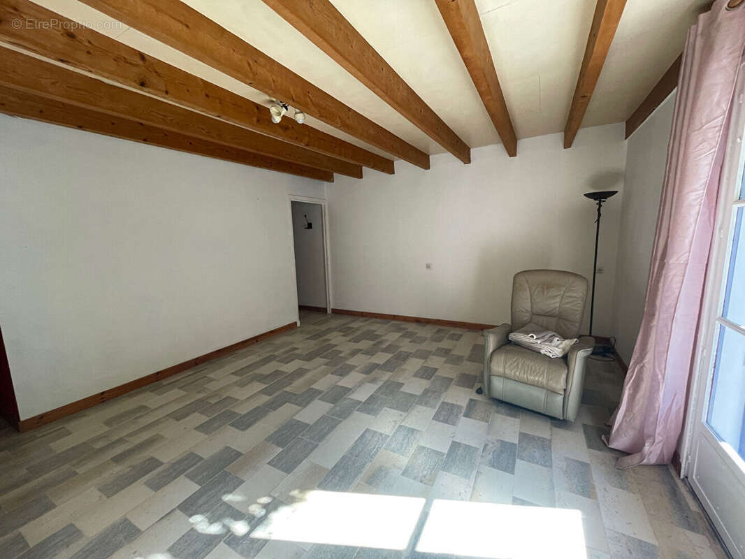 Maison à POUILLE