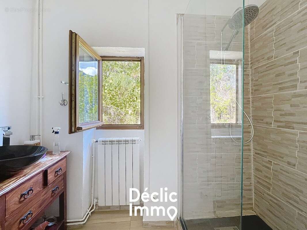 Propriete de caractere avec espaces multiples - tournefort - 1 hectare - photo 5