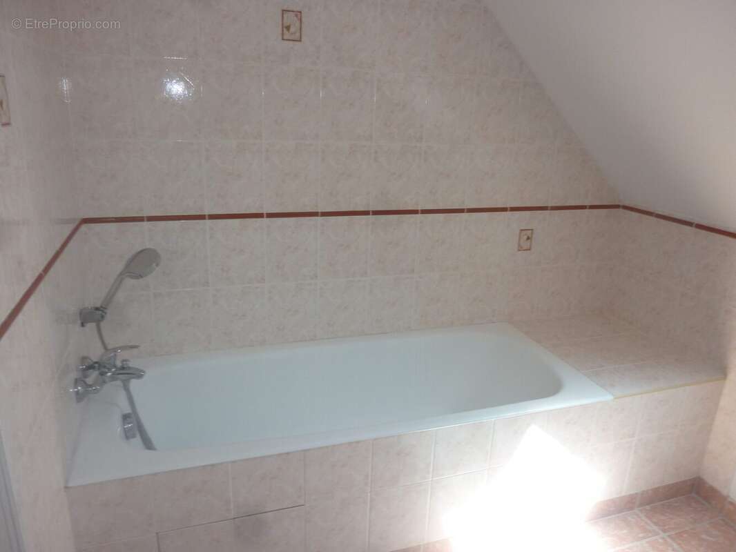 Maison 112 m² à Loue  - photo 9