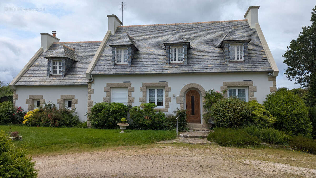 Maison à PLOUGONVEN