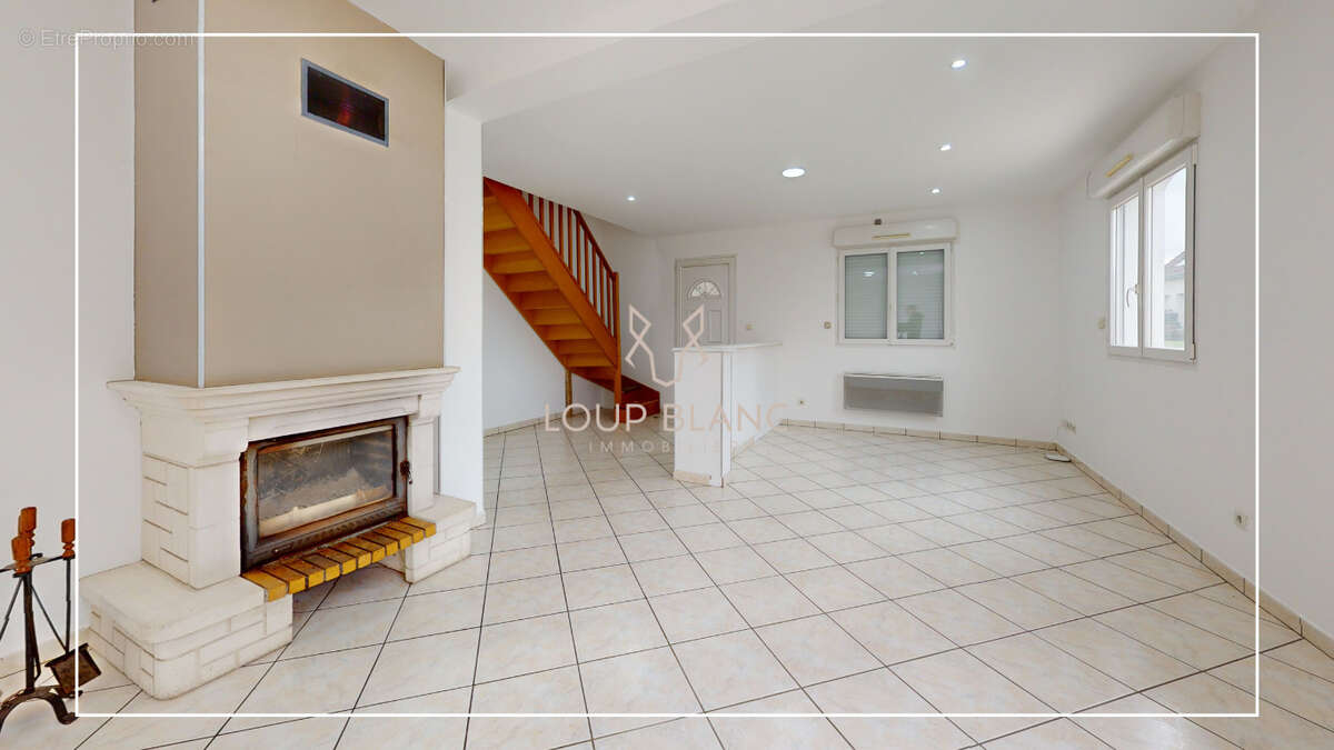 Maison à CHAMPAGNEY