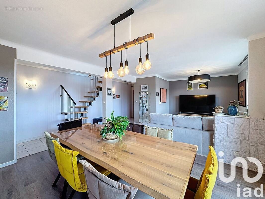 Photo 1 - Appartement à SAINT-PRIVAT-LA-MONTAGNE