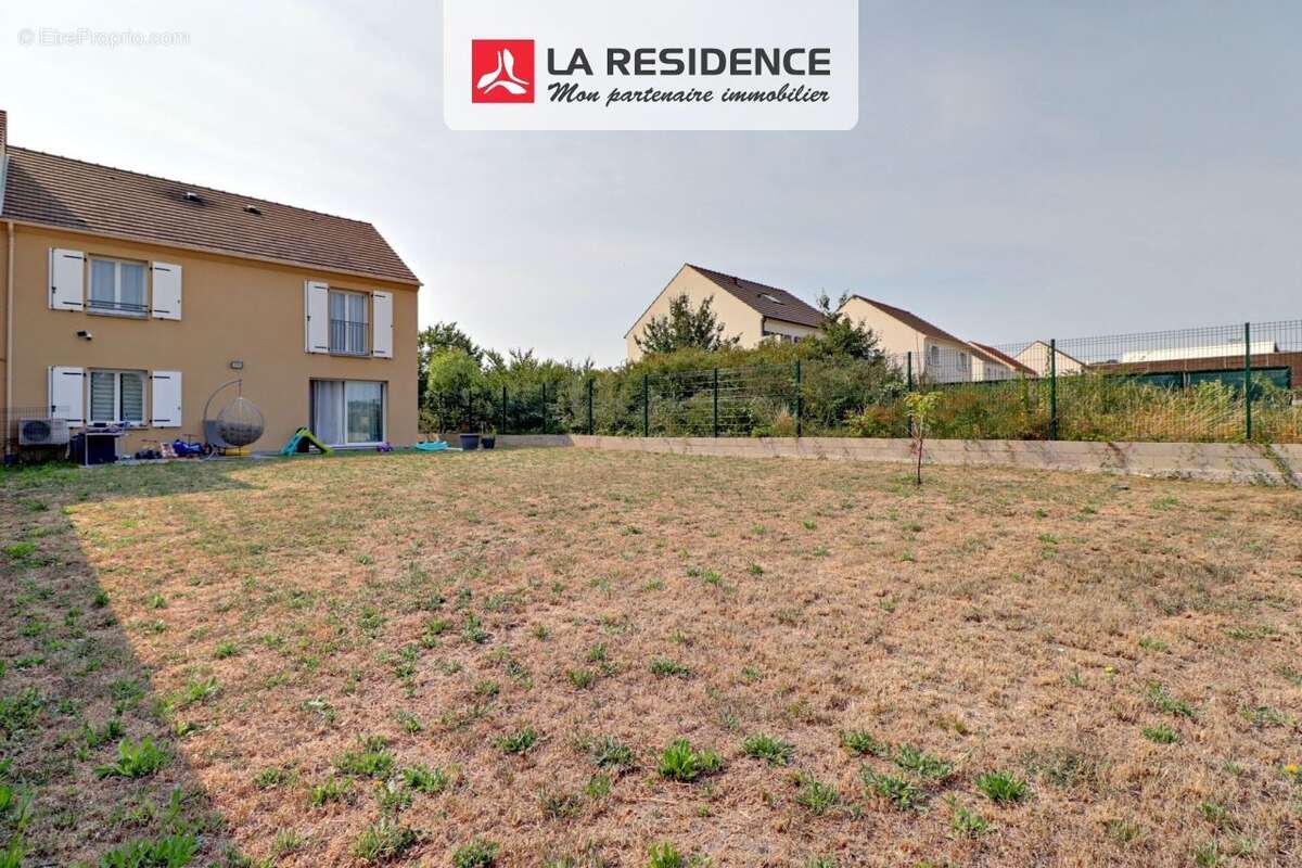 Maison 122 m² à Jouy-Le-Moutier  - photo 6