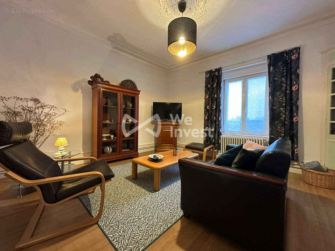 Maison 247 m² à Carignan  - photo 7