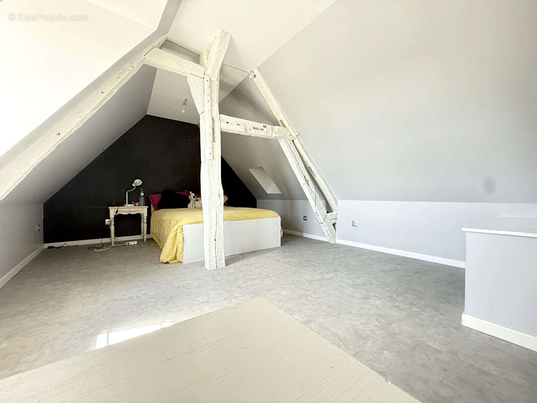 Maison à HOUDAN