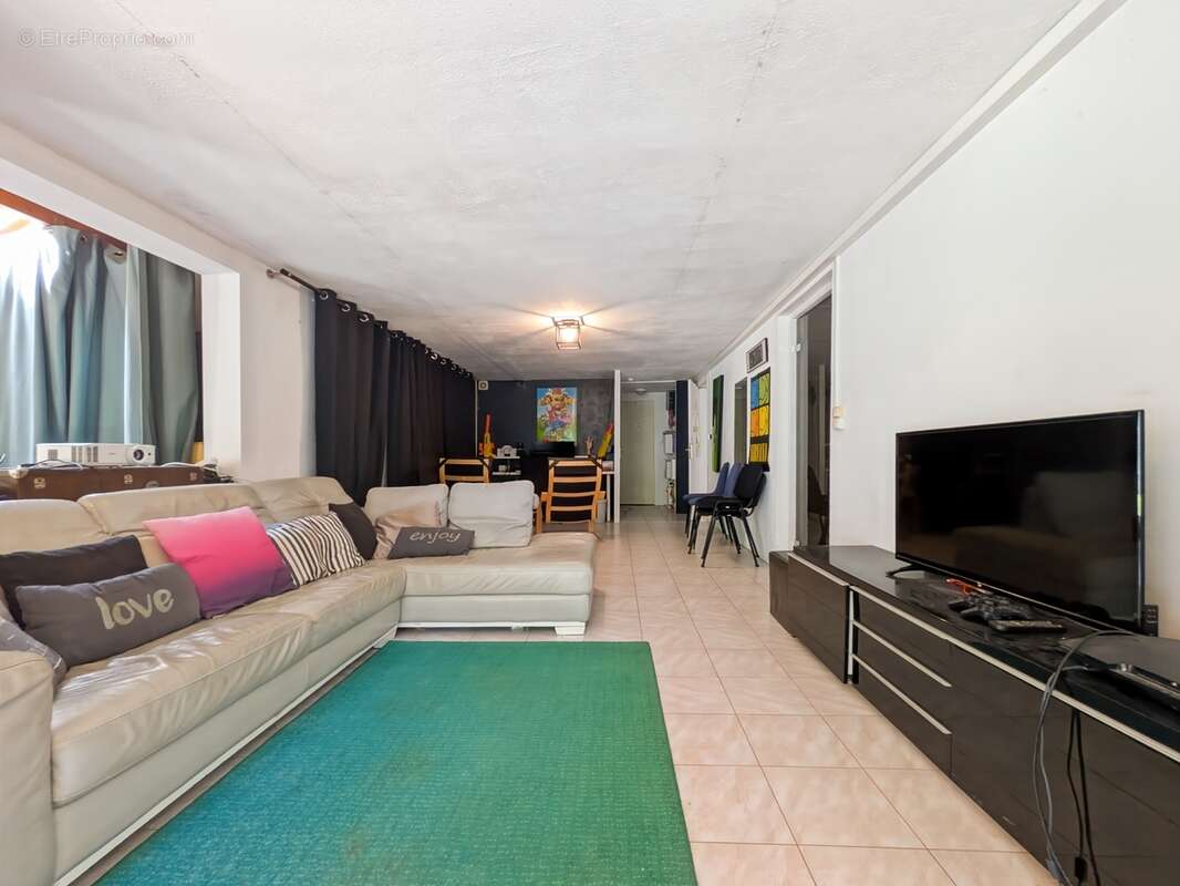 À vendre Maison 6 pièces LOISIN (74) Maison familiale avec piscine et dépendance – Secteur recherché aux portes de Genève - photo 18