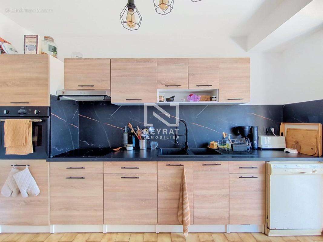 FAYENCE – Maison familiale - TRIPLEX avec jardin et superbe vue dégagée - photo 9