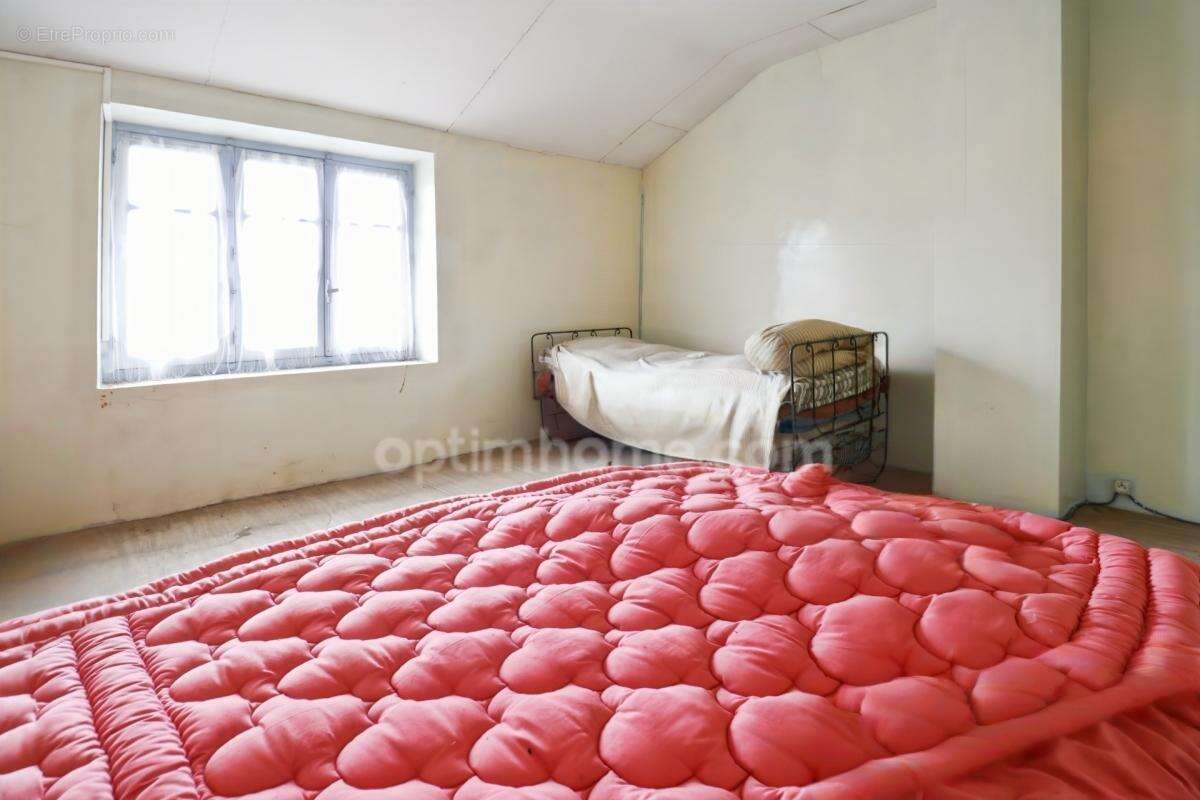 Maison de Ville sur deux niveaux - 3 pièces - 2 chambres  - Dépendance - Garage - Terrain 609 m²  - 87210 LE DORAT - photo 11
