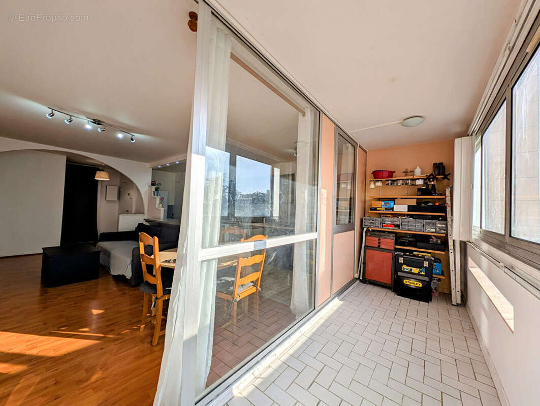 Appartement à SARTROUVILLE