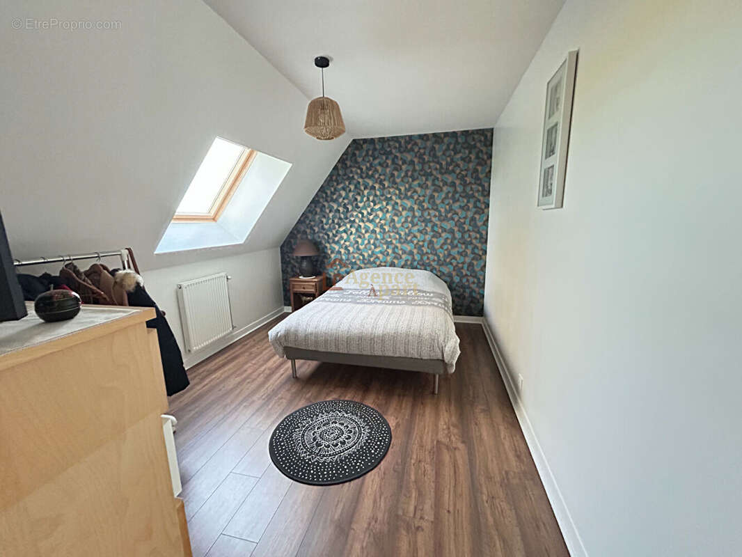 Maison à BELLENGREVILLE