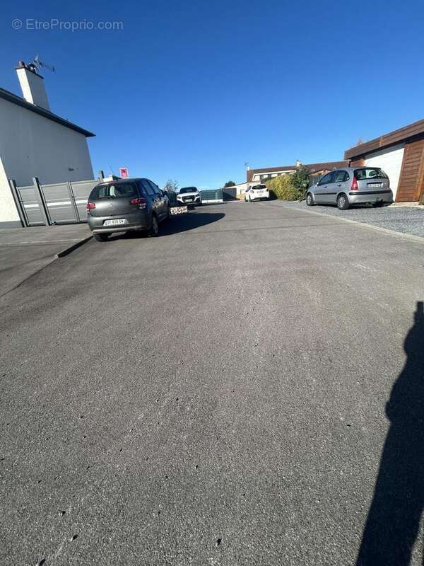 Parking 310 m² à Raillencourt-Sainte-Olle  - photo 3