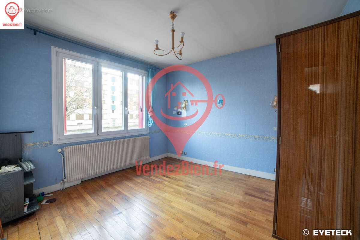 Maison à SAINT-DOULCHARD