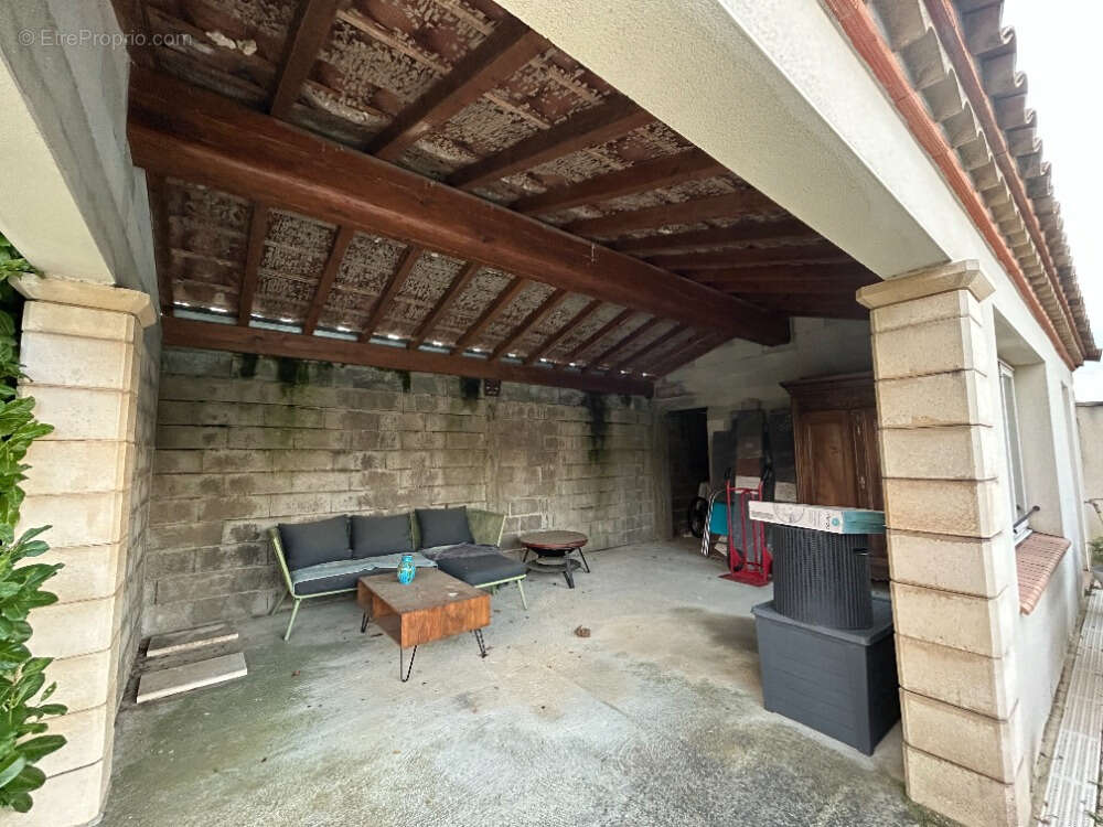 Maison à VILLEMOUSTAUSSOU