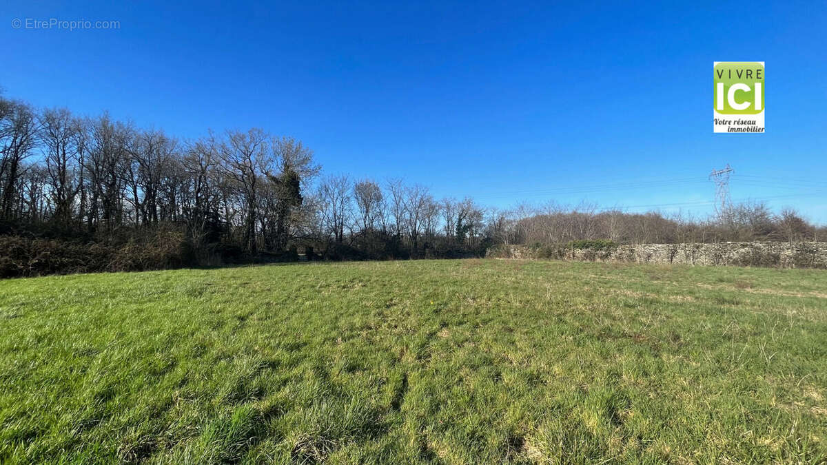 Maison à LA CHAPELLE-BASSE-MER