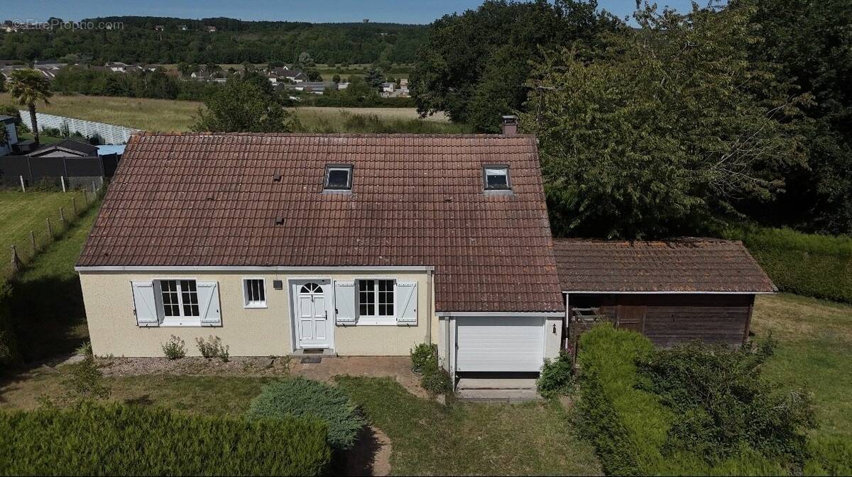 Maison à SAINT-LUBIN-DES-JONCHERETS
