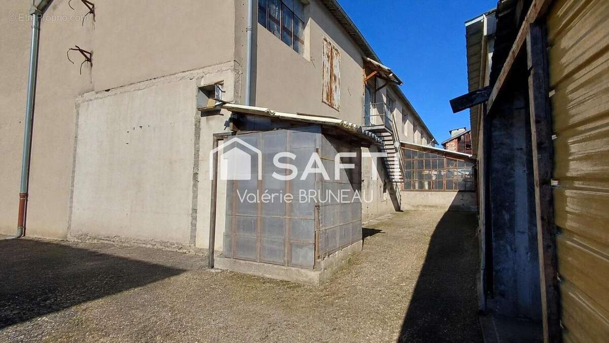 Commerce 1500 m² à Graulhet  - photo 9