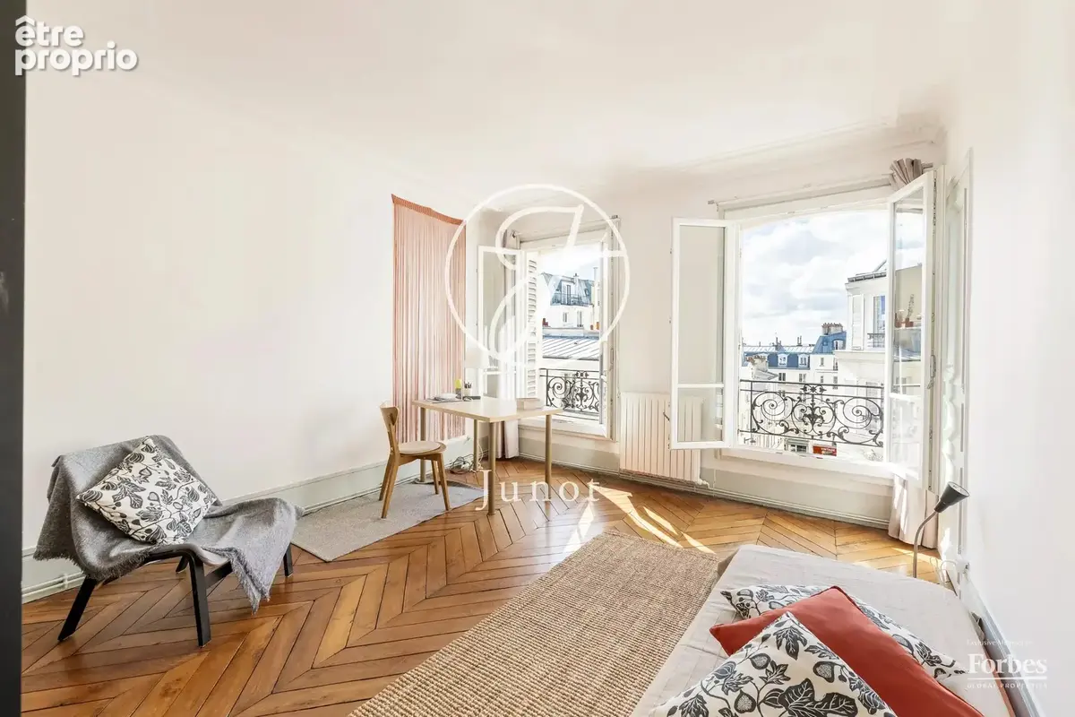 Paris 18e - ABBESSES / RUE DES ABBESSES - Appartement - 5 pièces - 114,06m² Carrez - 3/4 chambres - photo 4