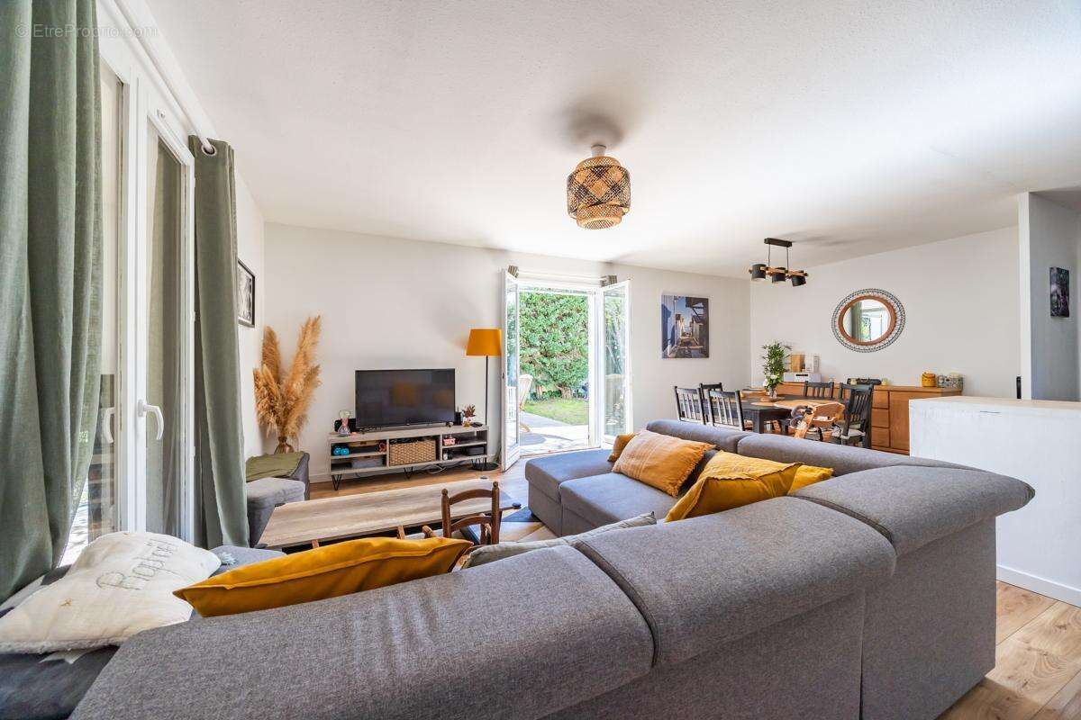 Maison à VILLENAVE-D'ORNON