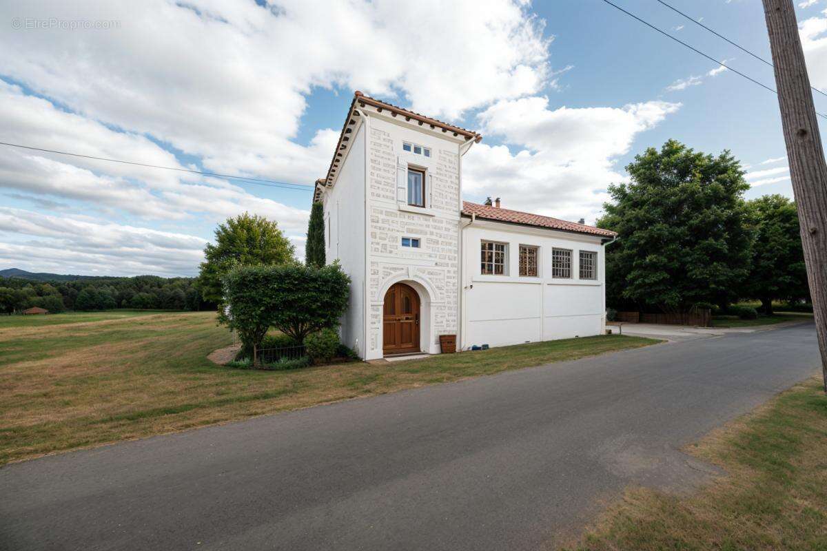 Appartement à AGONAC