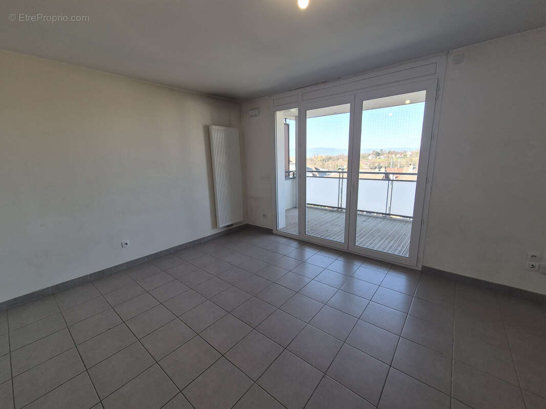 Appartement à VILLE-LA-GRAND