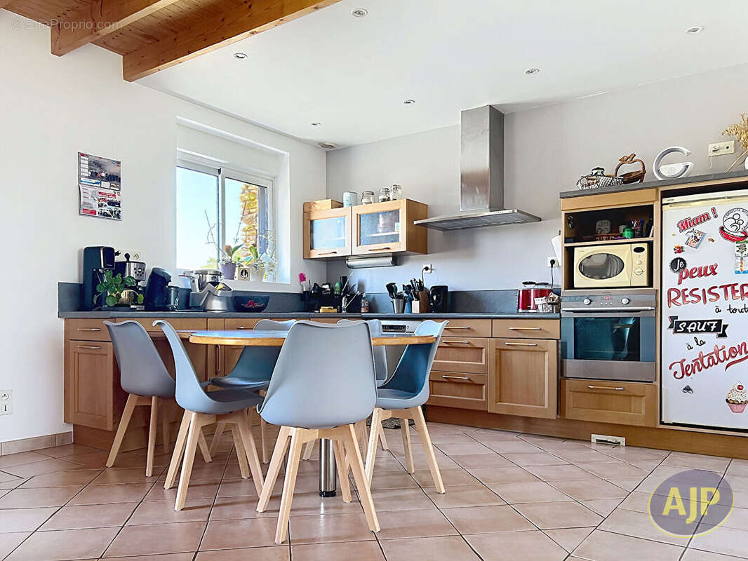Maison 176 m² à Armaille  - photo 4