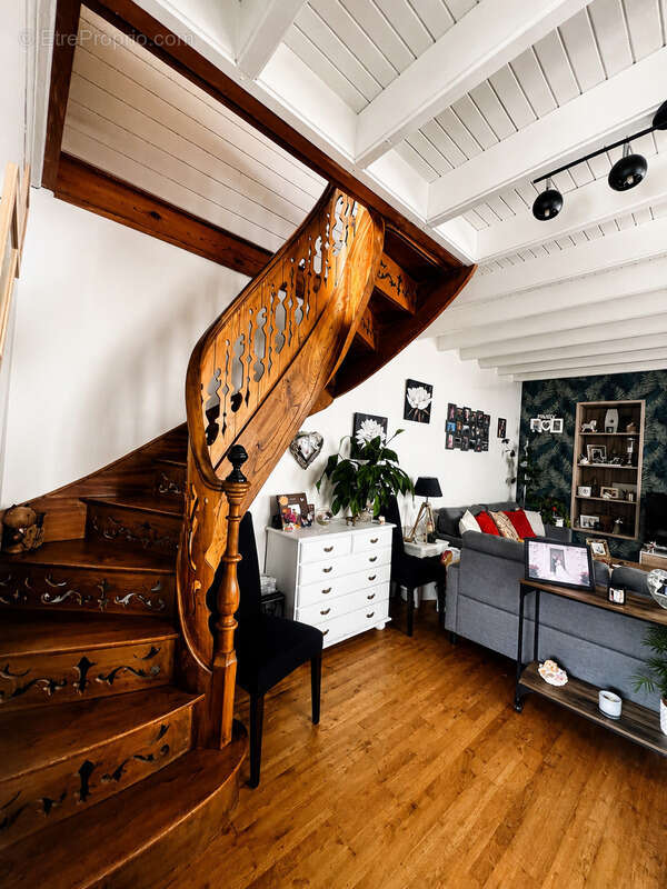 Maison d'habitation 7 pièces à vendre plus trois revenus locatifs MATHA (17) - photo 8