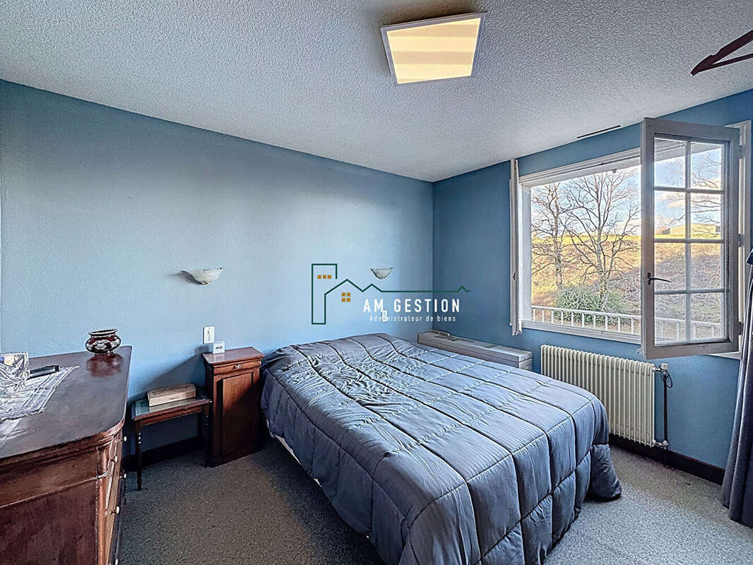 Maison à SAINT-DENIS-DES-MURS