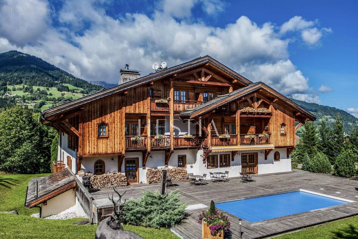 Commerce à COMBLOUX