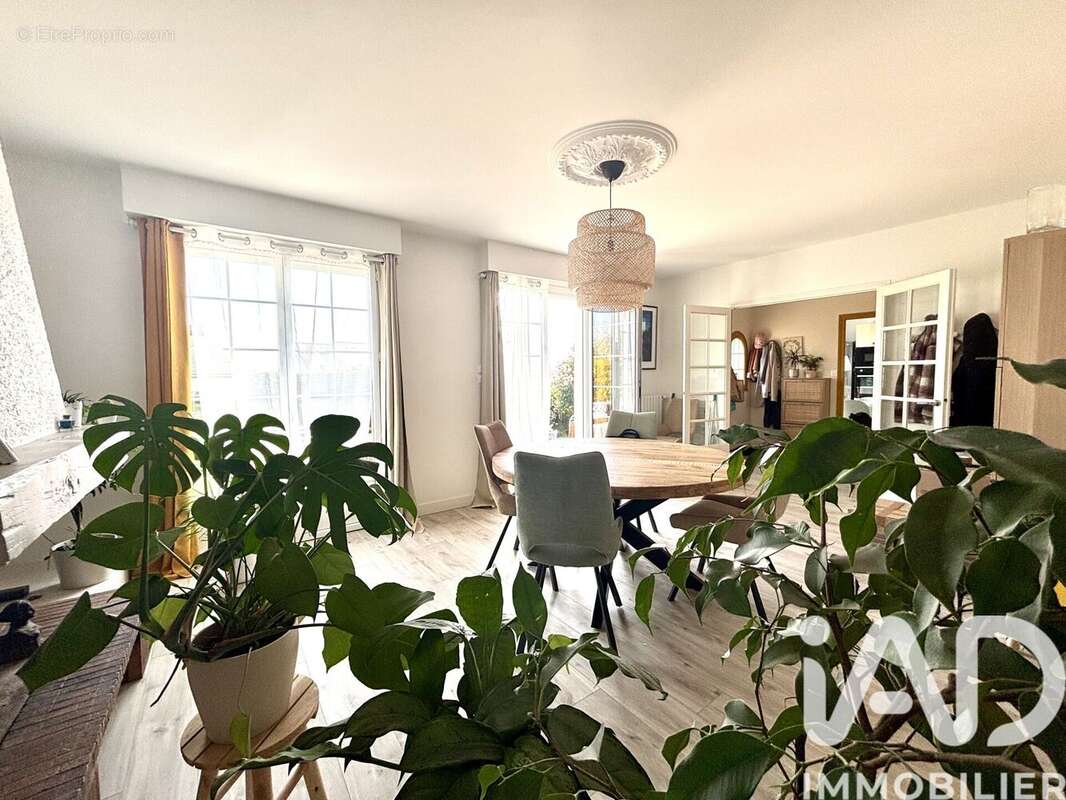 Maison 166 m² à Chateaugiron  - photo 4