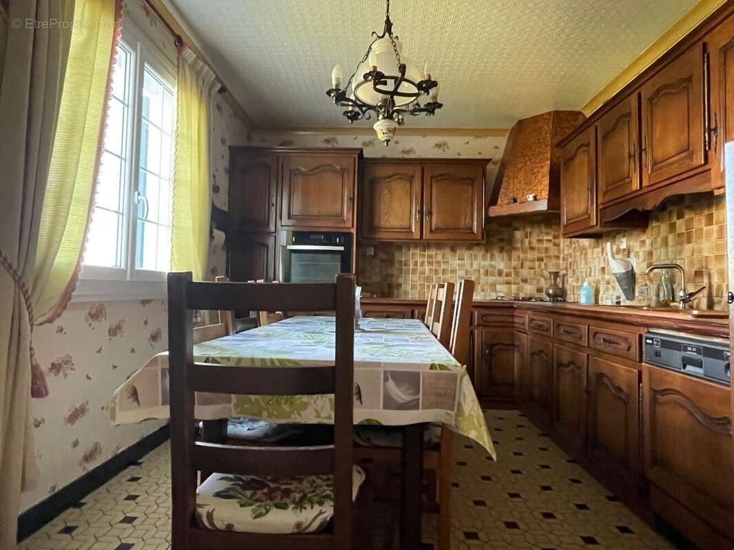 Maison à MENNEVAL