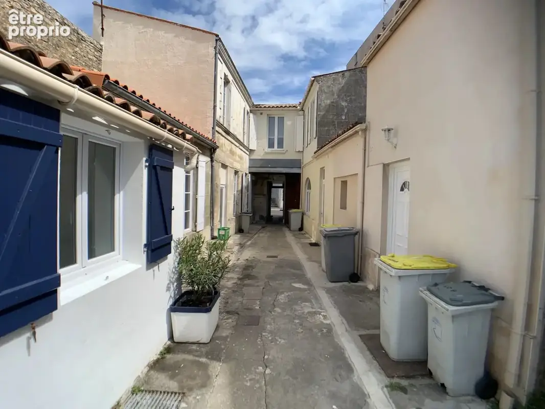 À Vendre : Ensemble de 2 Appartements Proche Centre de Rochefort - photo 2