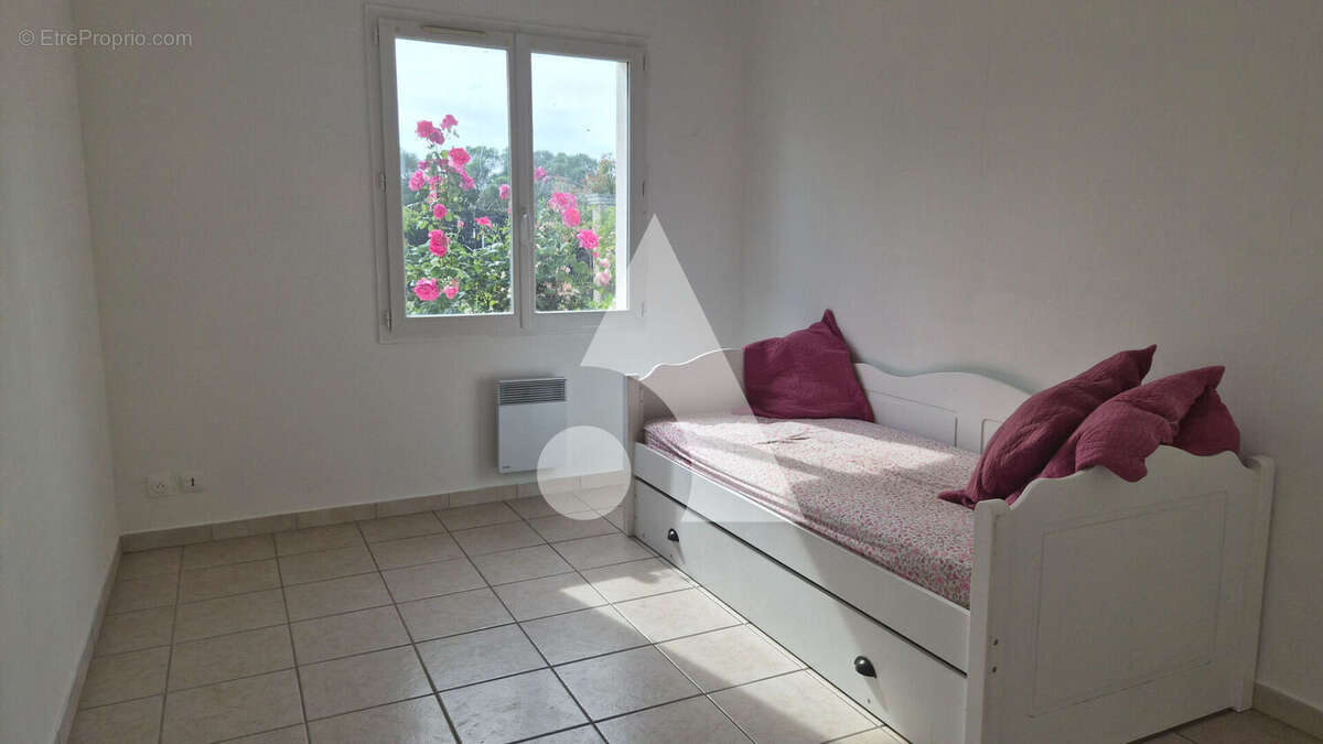 A vendre Villa T5 + Studio à Tavernes - photo 8