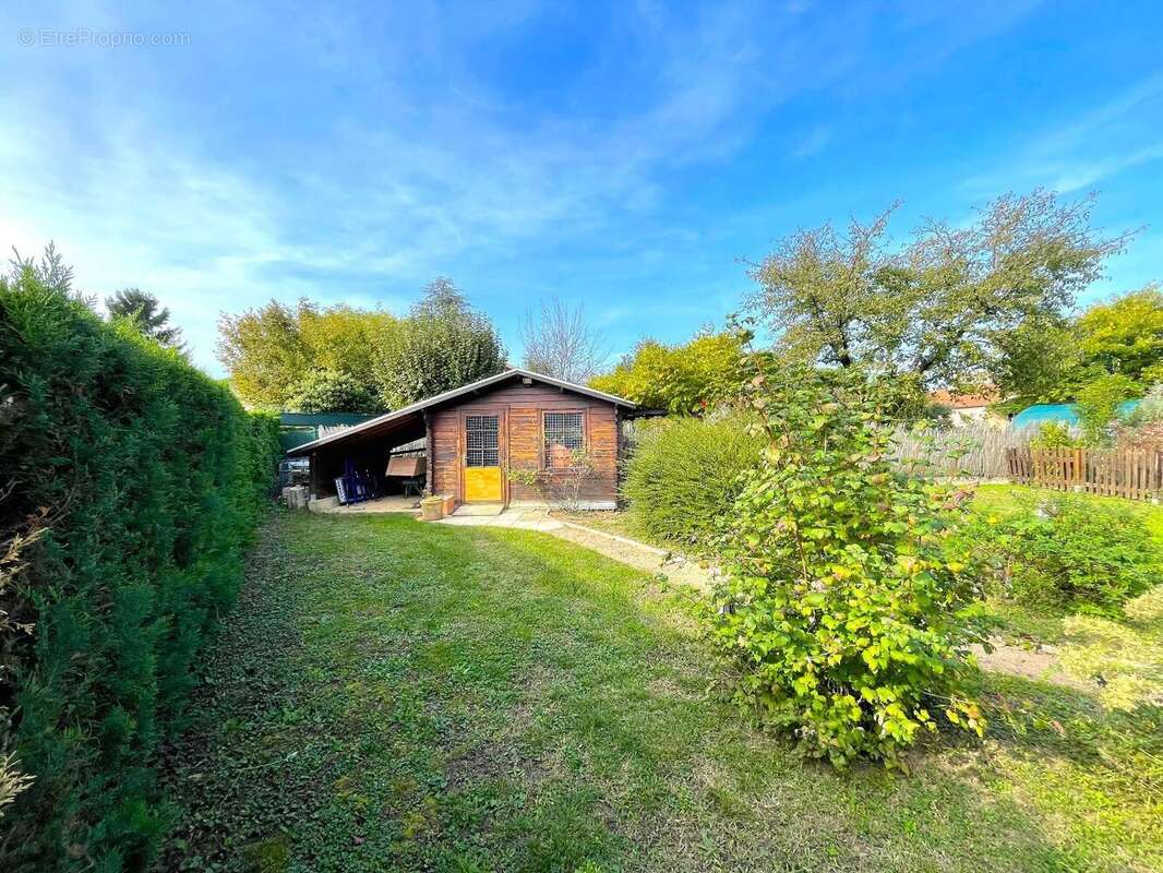   - Maison à DECINES-CHARPIEU