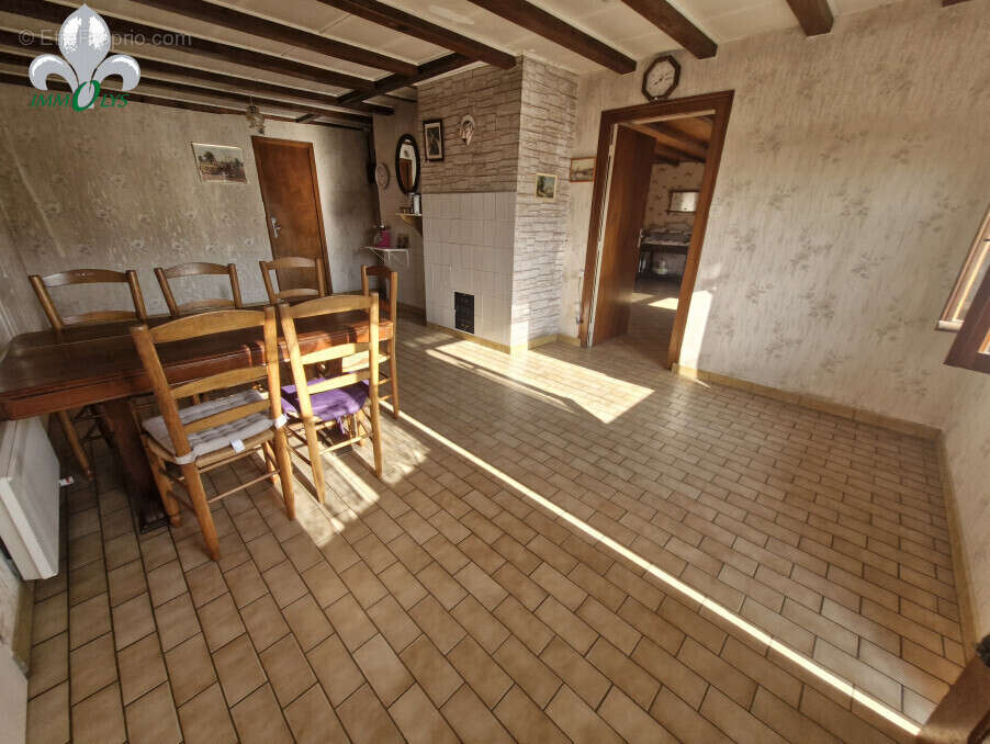 Maison à LONGEPIERRE