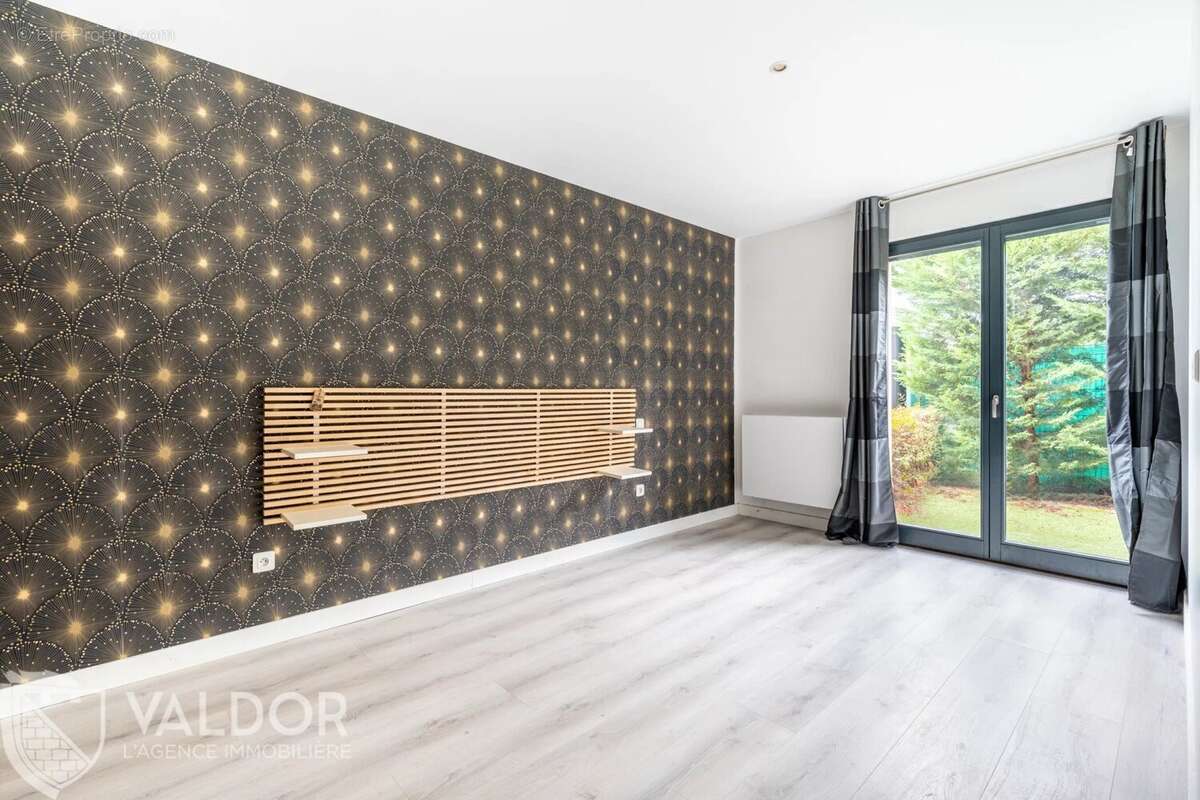 Maison à SAINT-GENIS-LES-OLLIERES