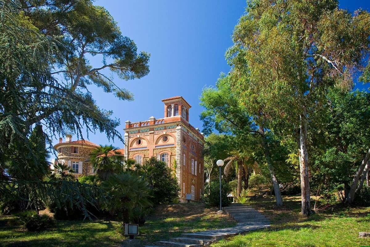 Appartement à LA LONDE-LES-MAURES