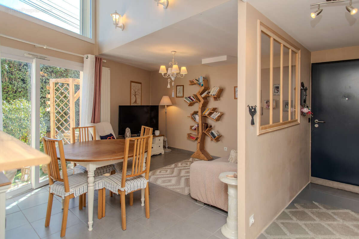 Appartement 88 m² à Thonon-Les-Bains  - photo 2