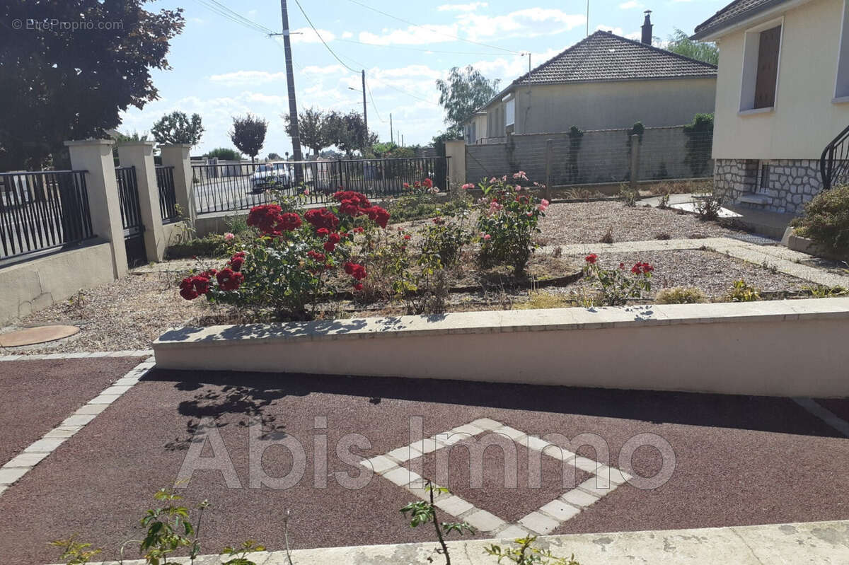 Maison à BEAUVILLIERS