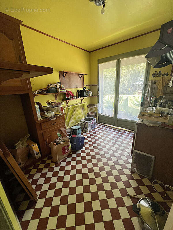 Maison à GUIGNICOURT