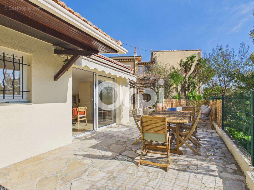 Appartement à MANDELIEU-LA-NAPOULE