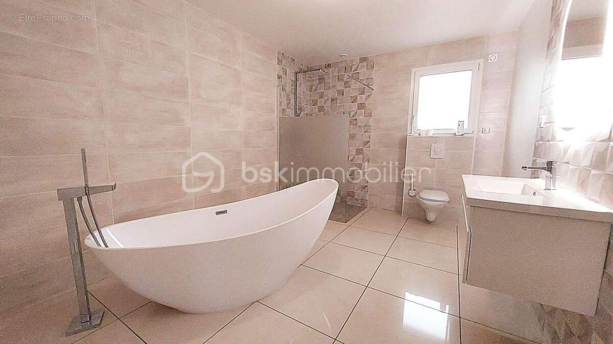 Maison à FLEURY-LES-AUBRAIS