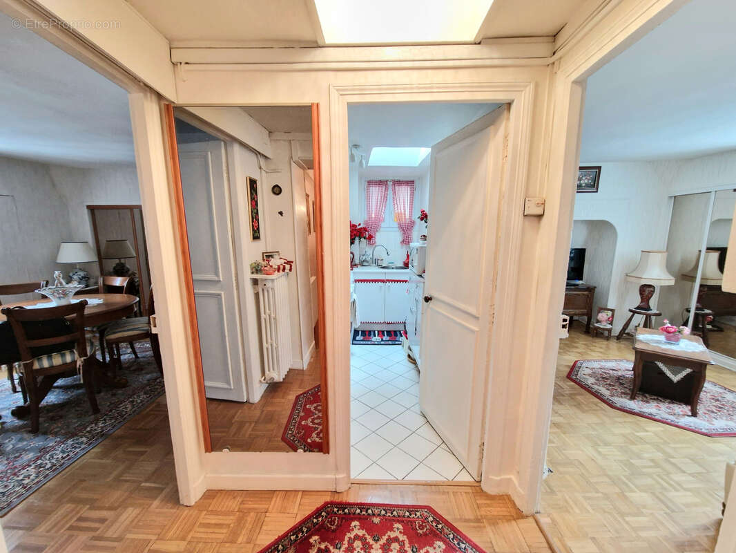 Appartement à PARIS-17E