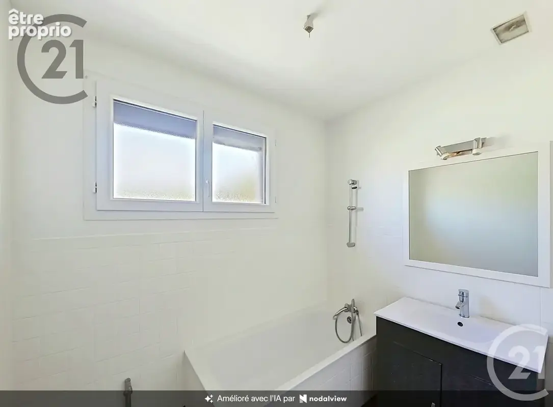 Maison 87 m² à Saint-Just-Sauvage  - photo 12