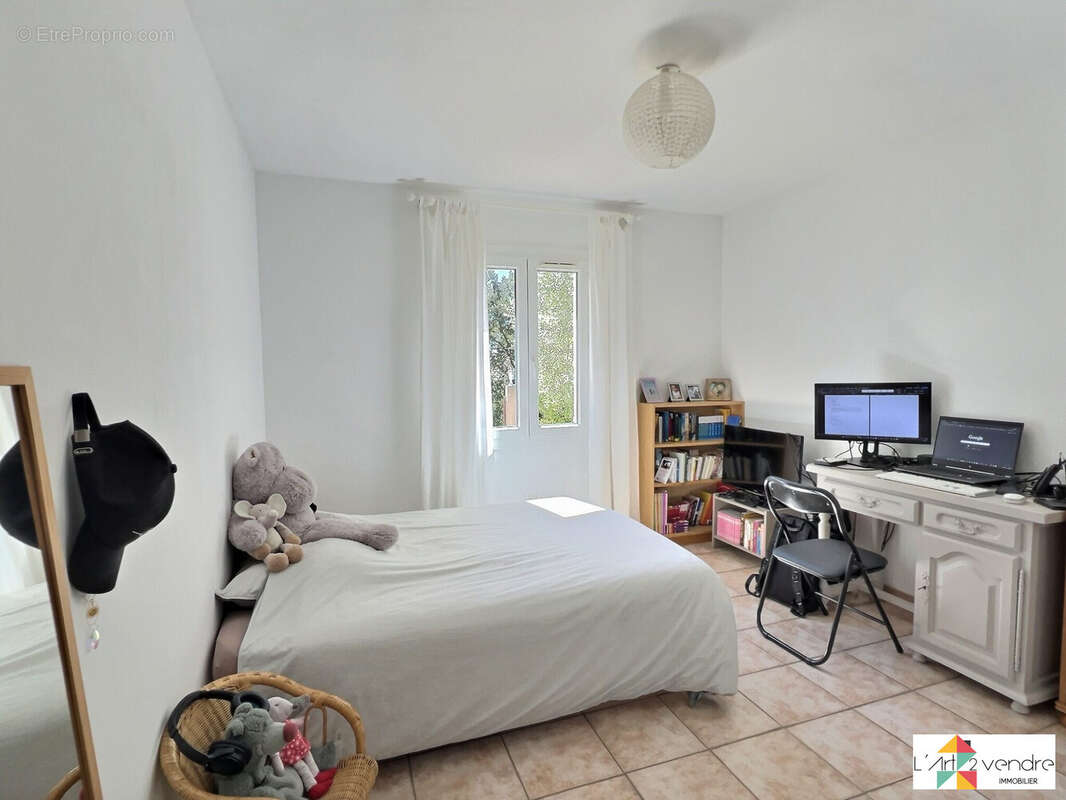 chambre 2 - Maison à SEILLONS-SOURCE-D&#039;ARGENS