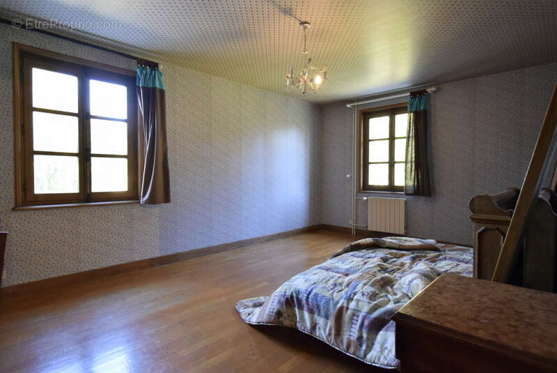 n°7 - Maison à MERCUREY