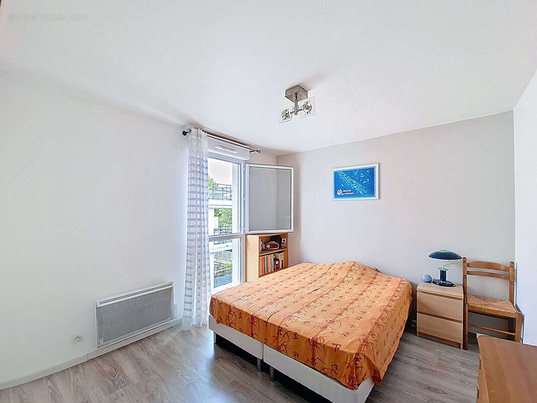 Appartement à L&#039;HAY-LES-ROSES